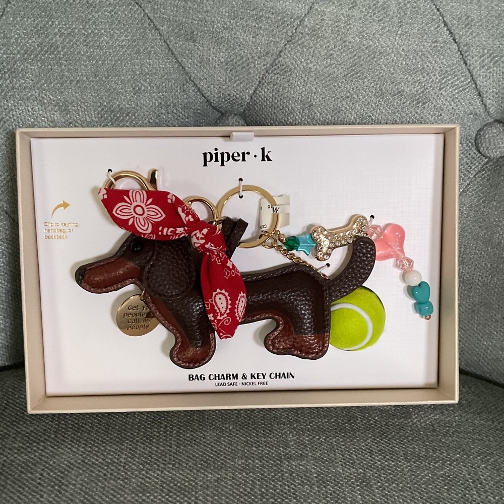 NWT  VIRAL Piper K Daucshund DOG bag charm and key ring